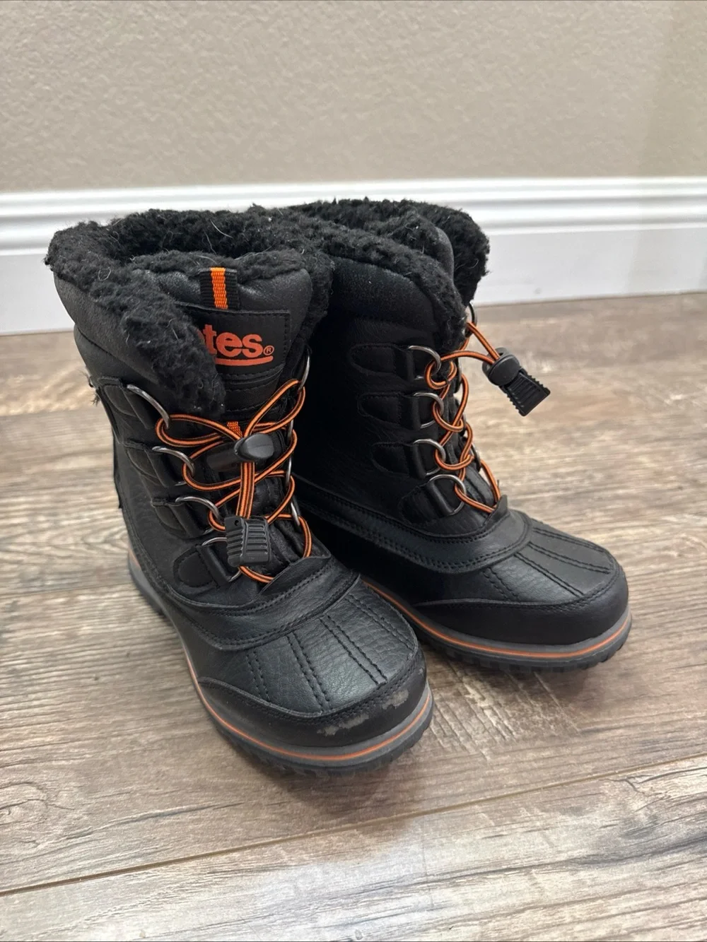 Totes Buster Kids Snow Boots Size 13 Black Orange Faux Fur Lined Winter